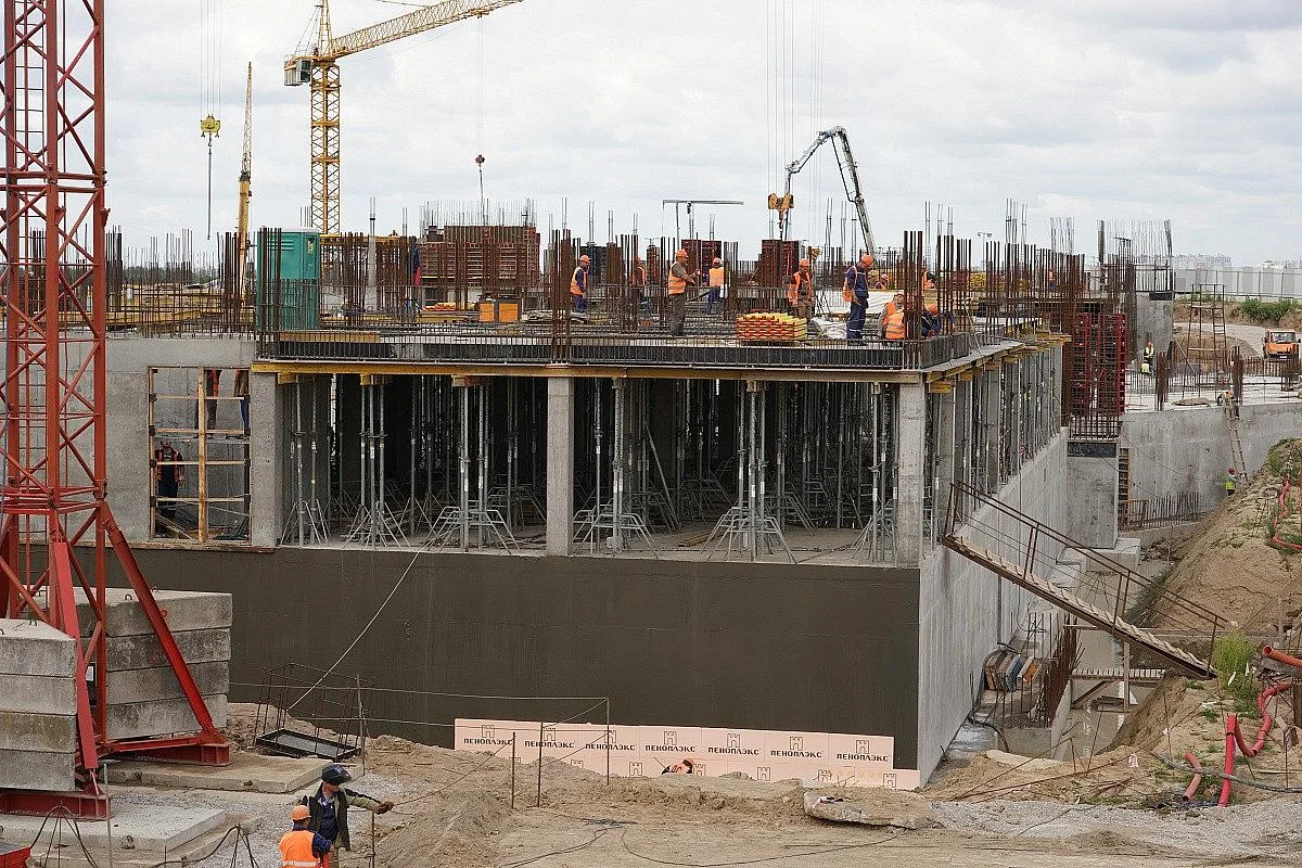 Антон Алиханов: Самое главное для нас - закрыть тепловой контур онкоцентра до первых морозов