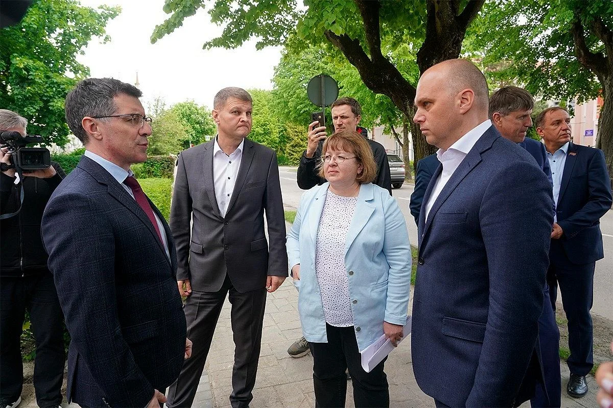 В Правдинске продолжается ремонт медучреждений В Правдинске продолжается ремонт медучреждений