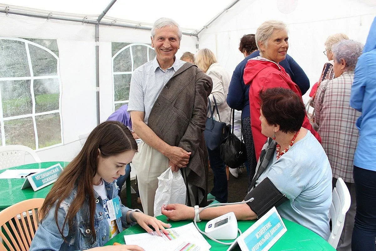 В первый день проекта «Путь к здоровью!» врачей посетили около пятисот жителей области  В первый день проекта «Путь к здоровью!» врачей посетили около пятисот жителей области