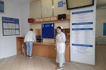 В подразделениях Городской больницы № 4 продолжается обновление внутренних помещений 