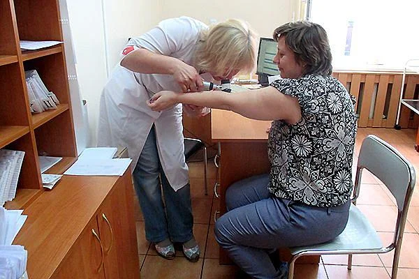 В акции по ранней диагностике новообразований кожи приняли участие около тысячи восьмисот жителей региона В акции по ранней диагностике новообразований кожи приняли участие около тысячи восьмисот жителей региона