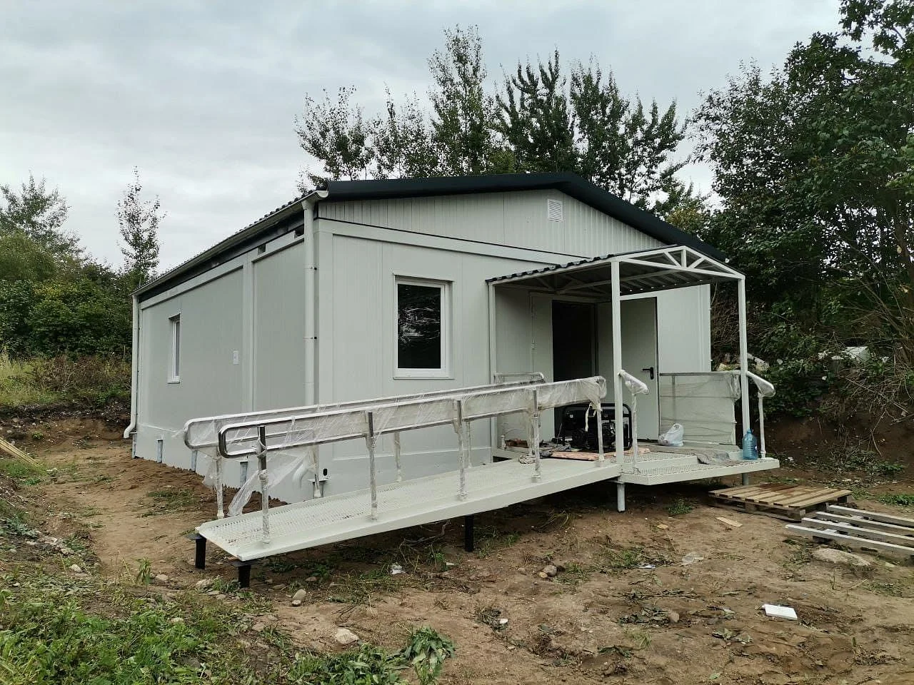 Новые модульные ФАПы под Гурьевском готовятся к подключению электричества Новые модульные ФАПы под Гурьевском готовятся к подключению электричества