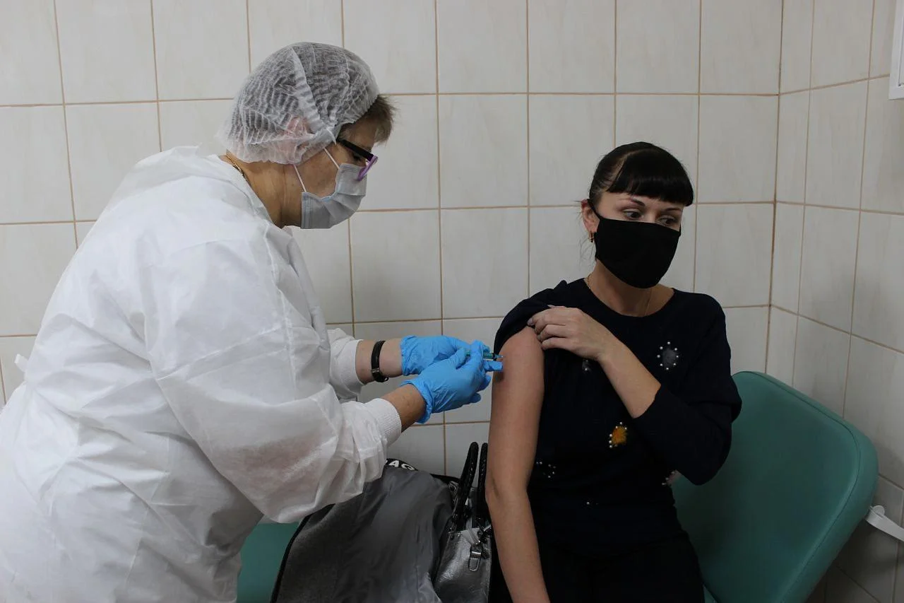 За весь период вакцинации от коронавируса в регионе привито более полумиллиона человек За весь период вакцинации от коронавируса в регионе привито более полумиллиона человек