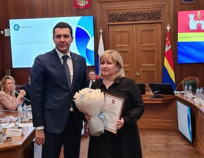 Сотрудники областной больницы отмечены наградами за вклад в реализацию проекта «Эффективный (бережливый) регион» Сотрудники областной больницы отмечены наградами за вклад в реализацию проекта «Эффективный (бережливый) регион»