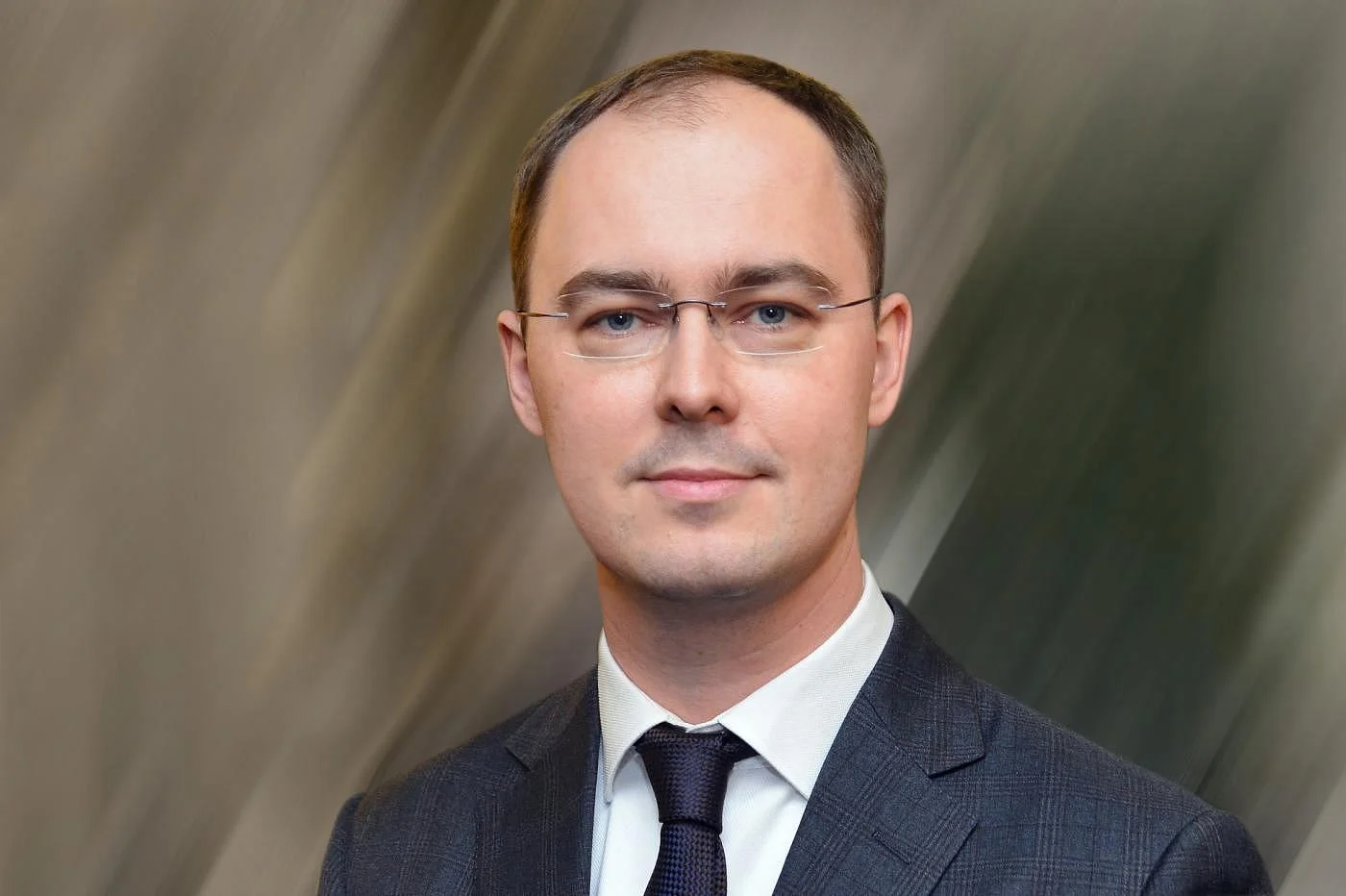 Министр здравоохранение поздравил сотрудников лечебных учреждений с 75-летием системы здравоохранения области