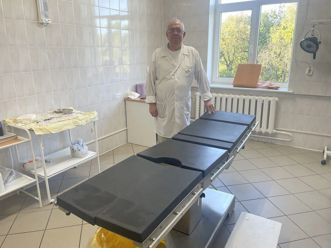 Черняховская больница получила два новых операционных стола Черняховская больница получила два новых операционных стола