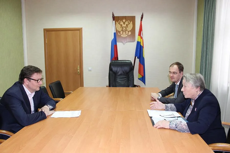 Заместитель председателя правительства поблагодарил Лидию Чашину за плодотворную деятельность Заместитель председателя правительства поблагодарил Лидию Чашину за плодотворную деятельность