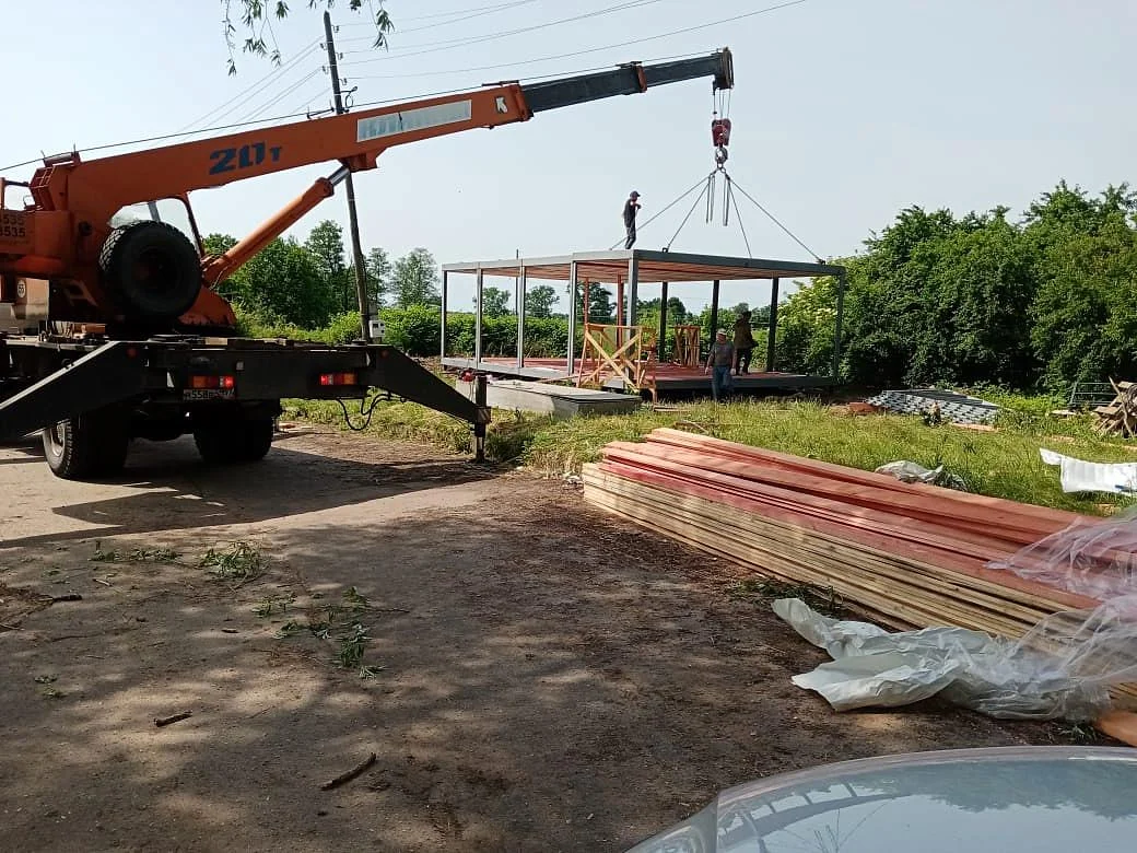 В поселке Новостроево под Правдинском начались работы по установке модульного ФАПа