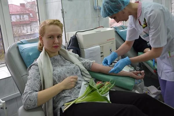 За три дня доноры сдали свыше ста литров крови За три дня доноры сдали свыше ста литров крови