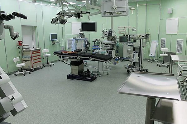 Нейрохирурги Больницы скорой медицинской помощи получат ультрасовременный микроскоп Нейрохирурги Больницы скорой медицинской помощи получат ультрасовременный микроскоп