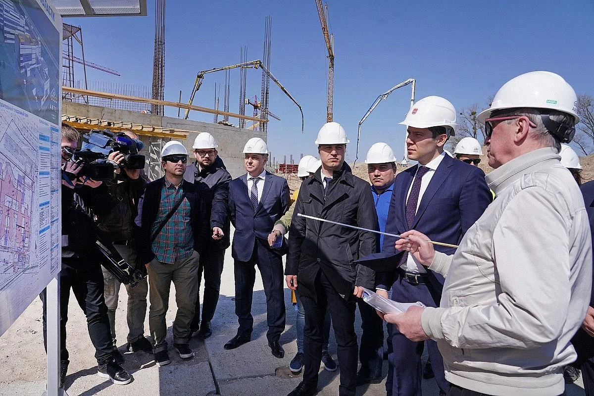 На строительстве онкоцентра завершается возведение нулевого цикла