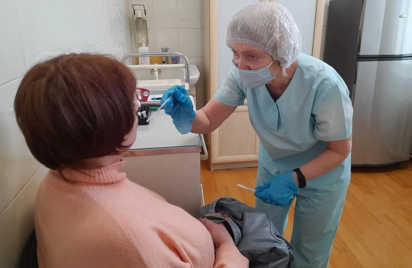 Пациентов Городской больницы № 4 с симптомами респираторных заболеваний принимают в трех пунктах Пациентов Городской больницы № 4 с симптомами респираторных заболеваний принимают в трех пунктах