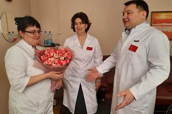 В поликлинике на улице Краснопрудной чествовали фельдшера - участницу специальной военной операции