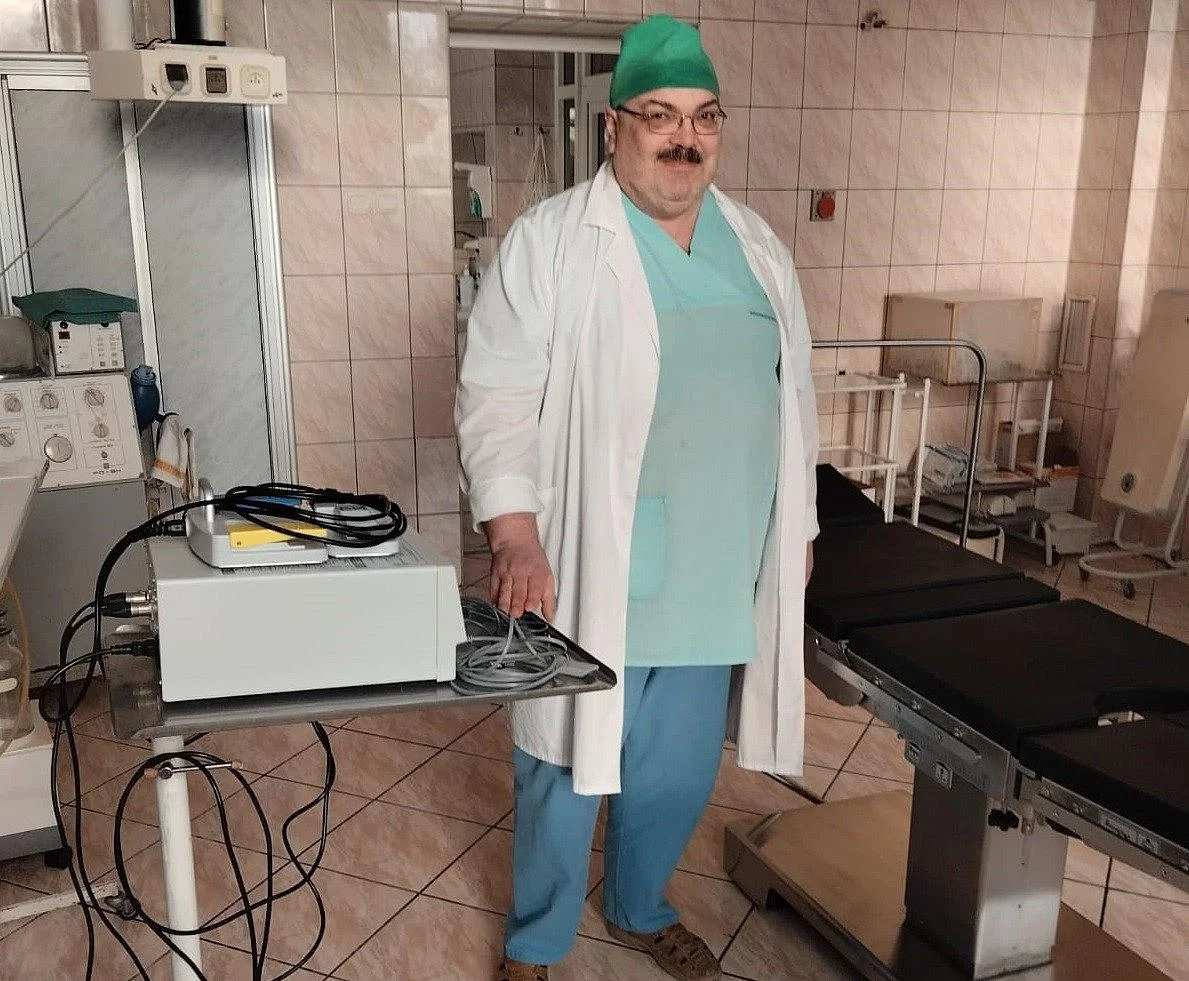 В Славской больнице появился новый операционный стол В Славской больнице появился новый операционный стол