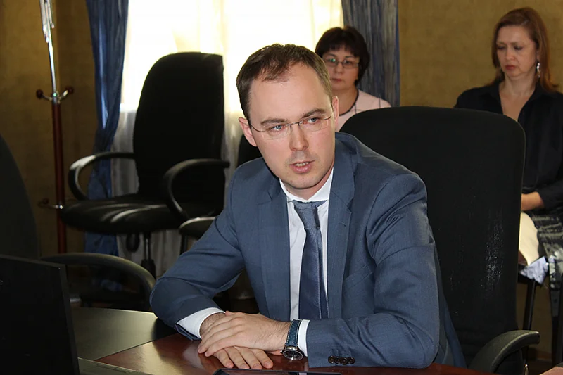 Александр Кравченко: Мы сможем комбинировать сразу несколько мер социальной поддержки врачей Александр Кравченко: Мы сможем комбинировать сразу несколько мер социальной поддержки врачей